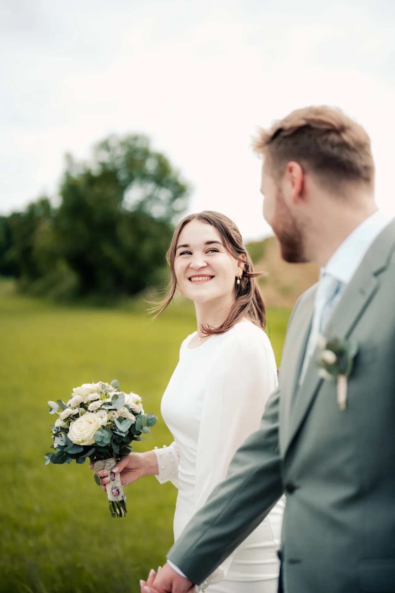 Wedding of Anna & Johannes at Heimatmuseum Schramlhaus & Hoamat Wirtshaus – wedding photography by Vincent Würzinger, image 6 of 24