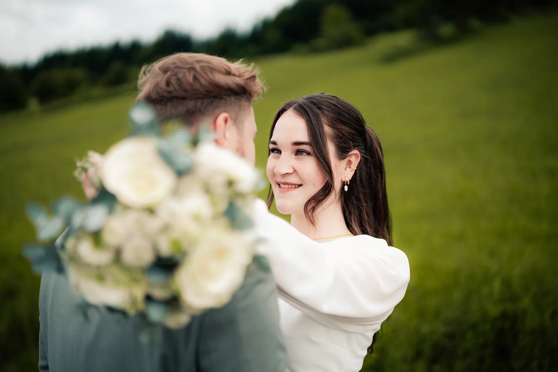 Wedding of Anna & Johannes at Heimatmuseum Schramlhaus & Hoamat Wirtshaus – wedding photography by Vincent Würzinger, image 9 of 24