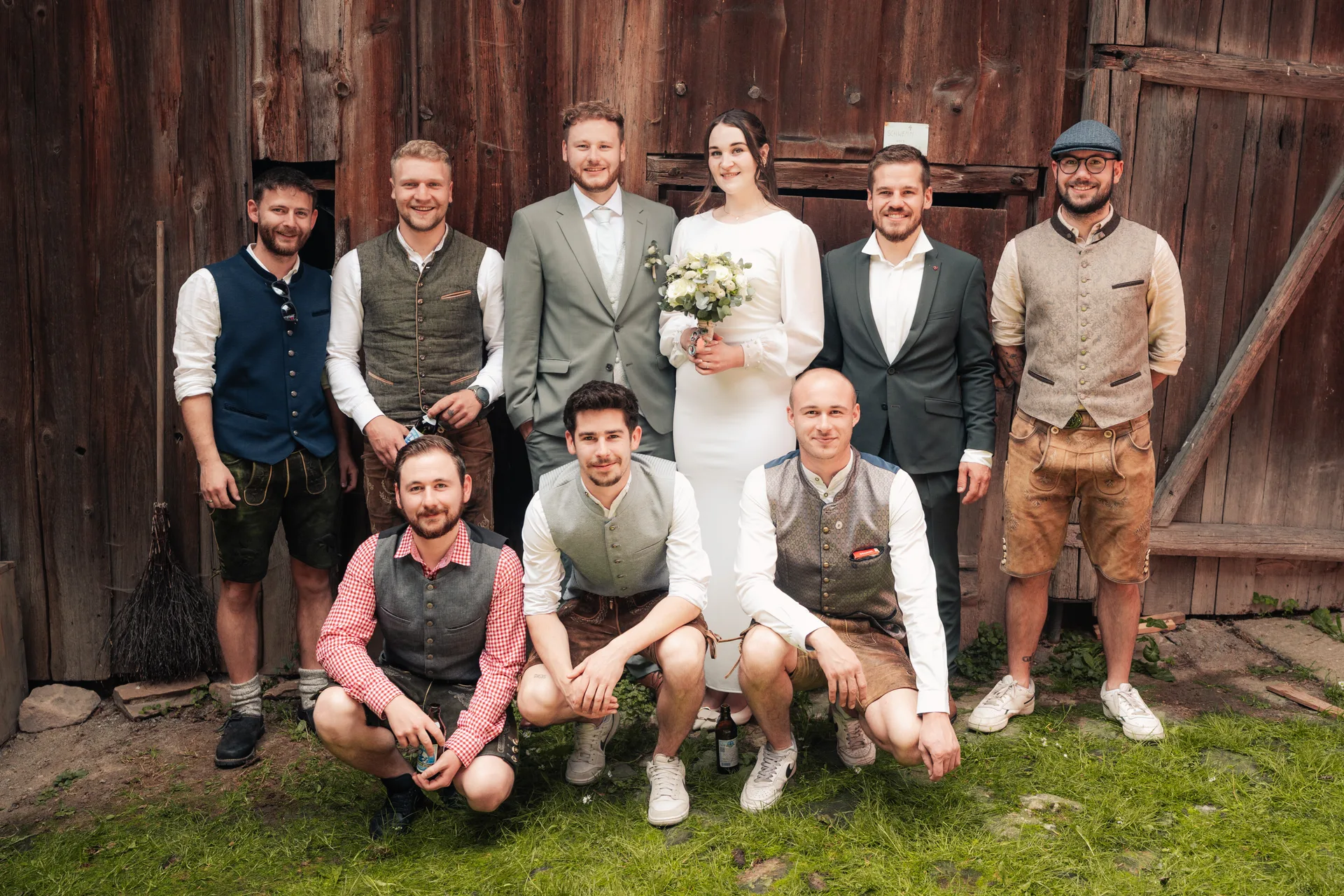 Wedding of Anna & Johannes at Heimatmuseum Schramlhaus & Hoamat Wirtshaus – wedding photography by Vincent Würzinger, image 21 of 24