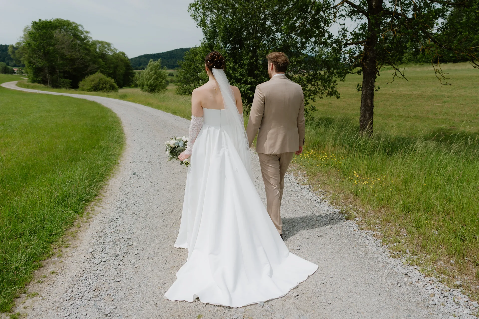 Hochzeit Anna & Johannes in Kirche Grainet & Hoamat Wirtshaus – Hochzeitsreportage von Vincent Würzinger, Bild 5 von 30