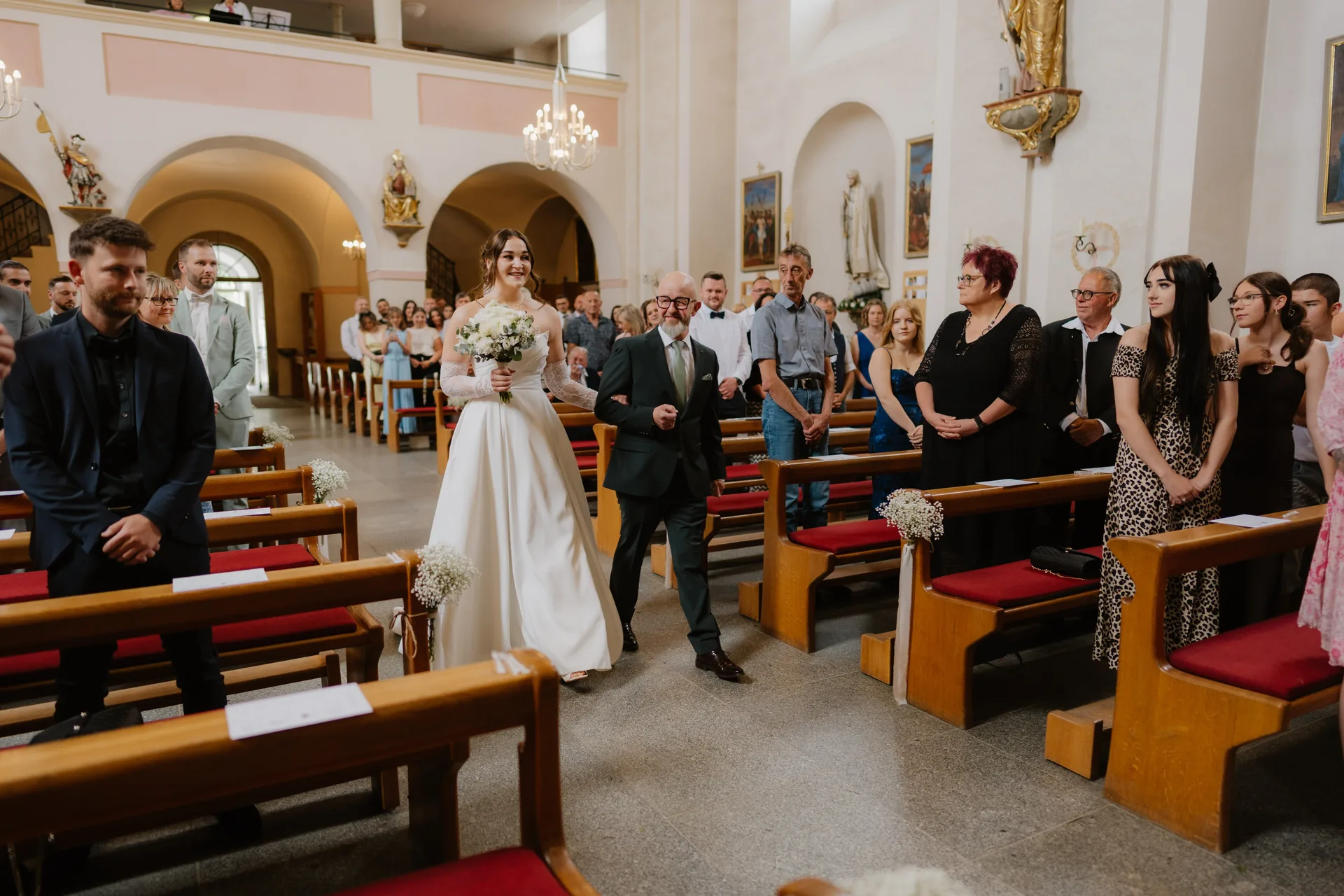 Hochzeit Anna & Johannes in Kirche Grainet & Hoamat Wirtshaus – Hochzeitsreportage von Vincent Würzinger, Bild 8 von 30