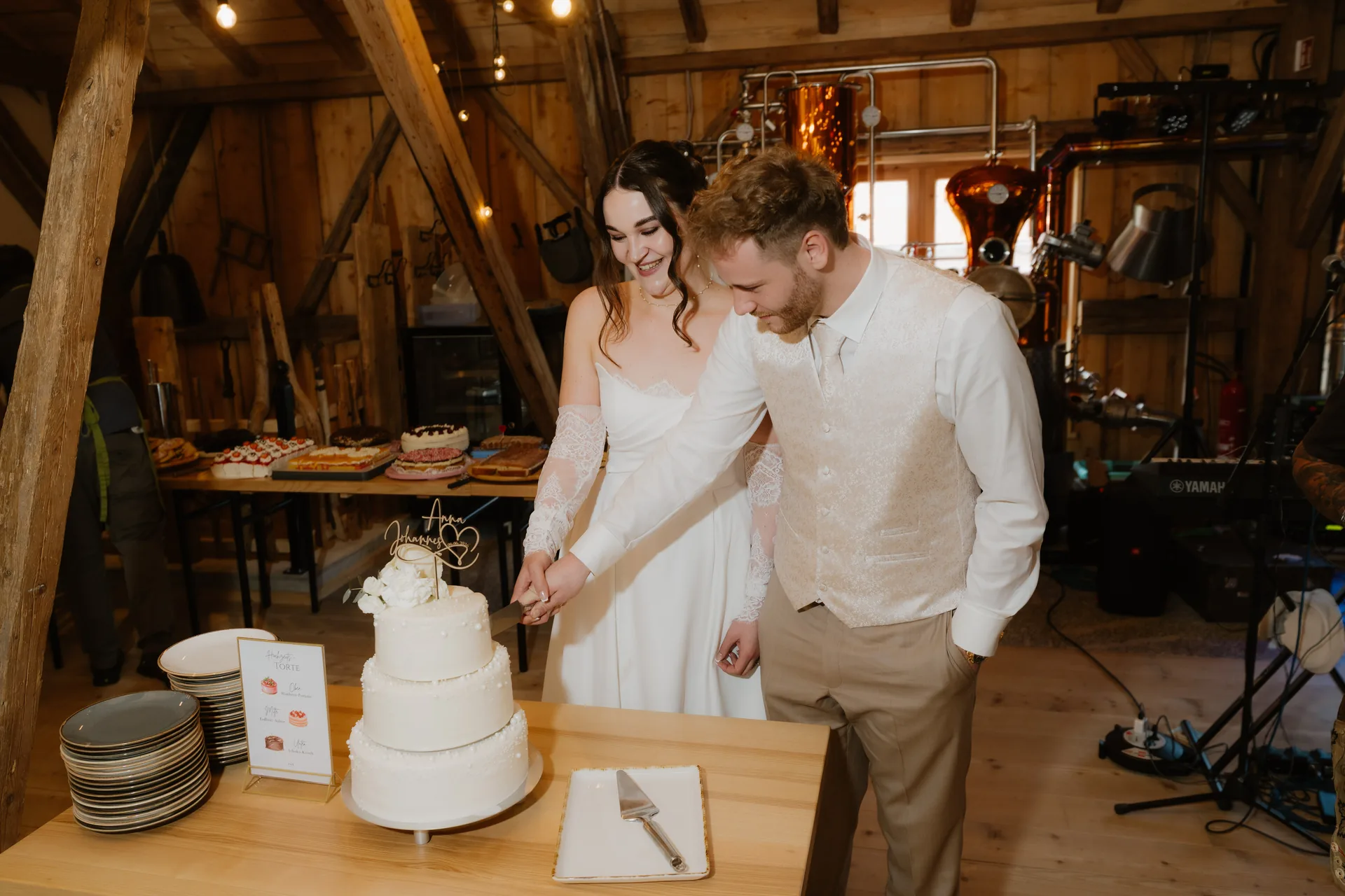Hochzeit Anna & Johannes in Kirche Grainet & Hoamat Wirtshaus – Hochzeitsreportage von Vincent Würzinger, Bild 16 von 30