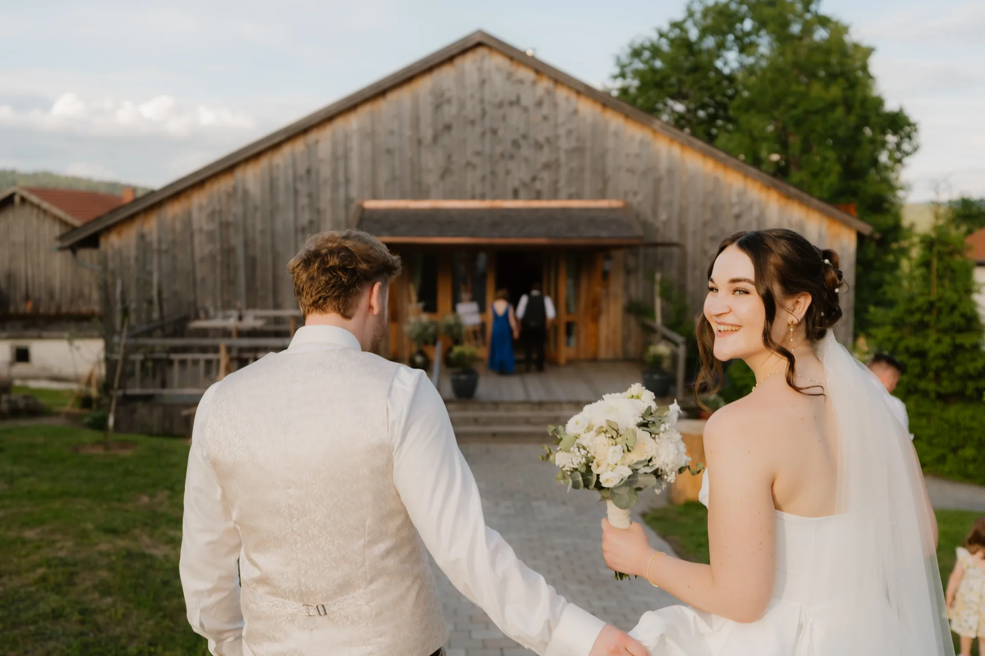 Hochzeit Anna & Johannes in Kirche Grainet & Hoamat Wirtshaus – Hochzeitsreportage von Vincent Würzinger, Bild 24 von 30