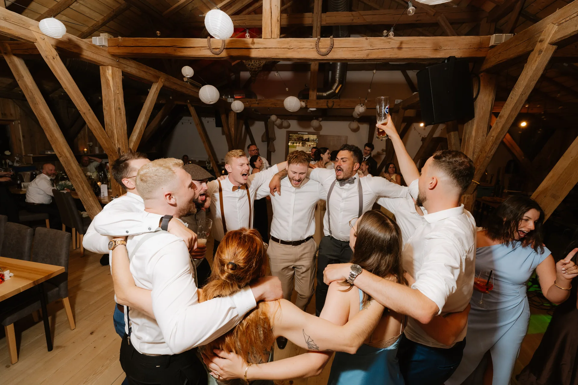 Hochzeit Anna & Johannes in Kirche Grainet & Hoamat Wirtshaus – Hochzeitsreportage von Vincent Würzinger, Bild 30 von 30
