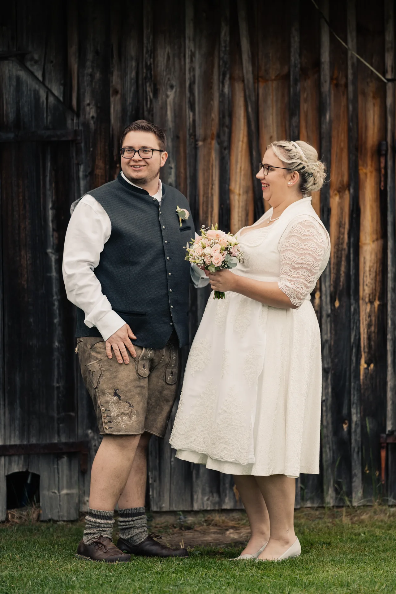 Hochzeit Chiara & Frederik in Bauhütte & Gasthaus Gruber – Hochzeitsreportage von Vincent Würzinger, Bild 2 von 39