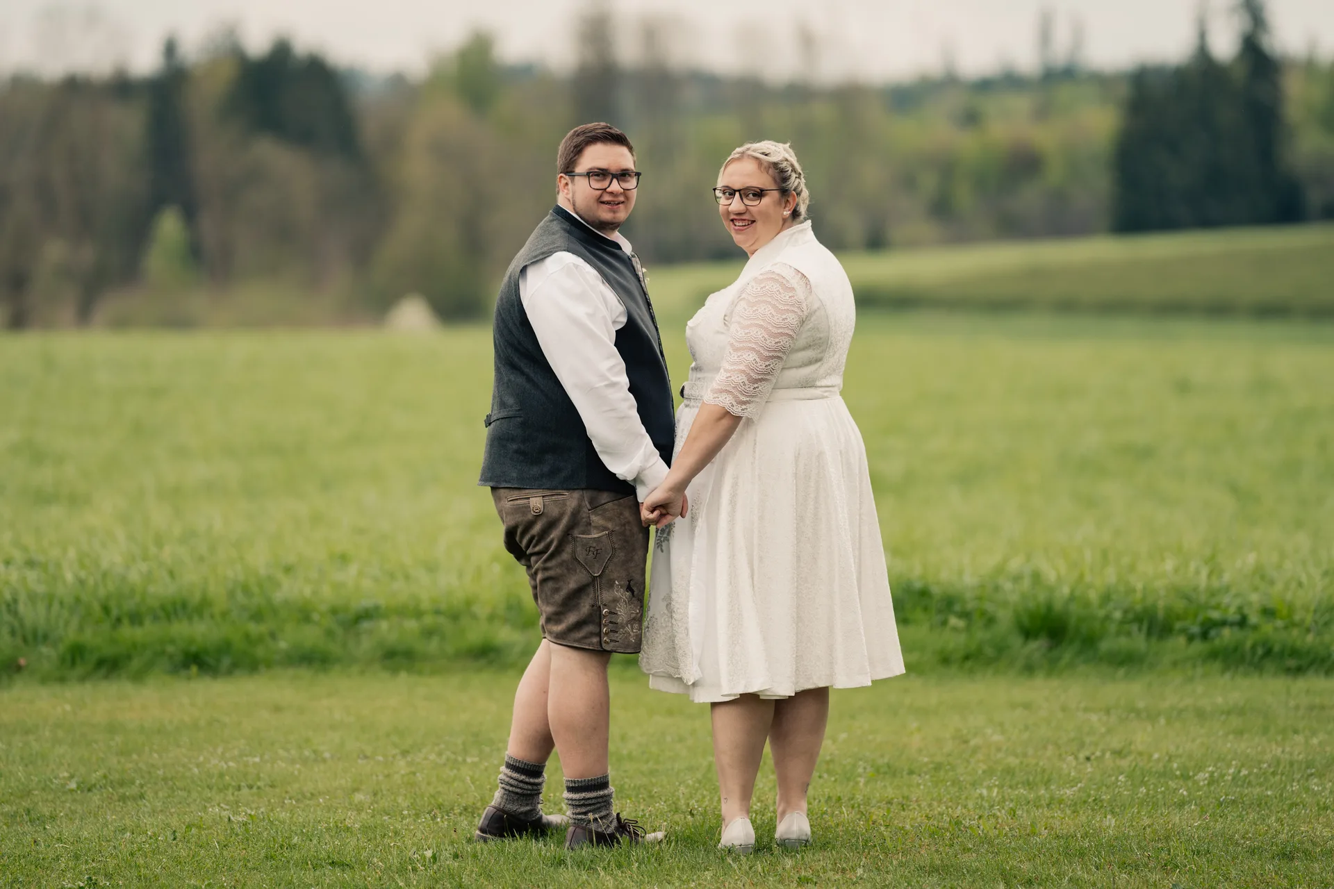 Hochzeit Chiara & Frederik in Bauhütte & Gasthaus Gruber – Hochzeitsreportage von Vincent Würzinger, Bild 7 von 39