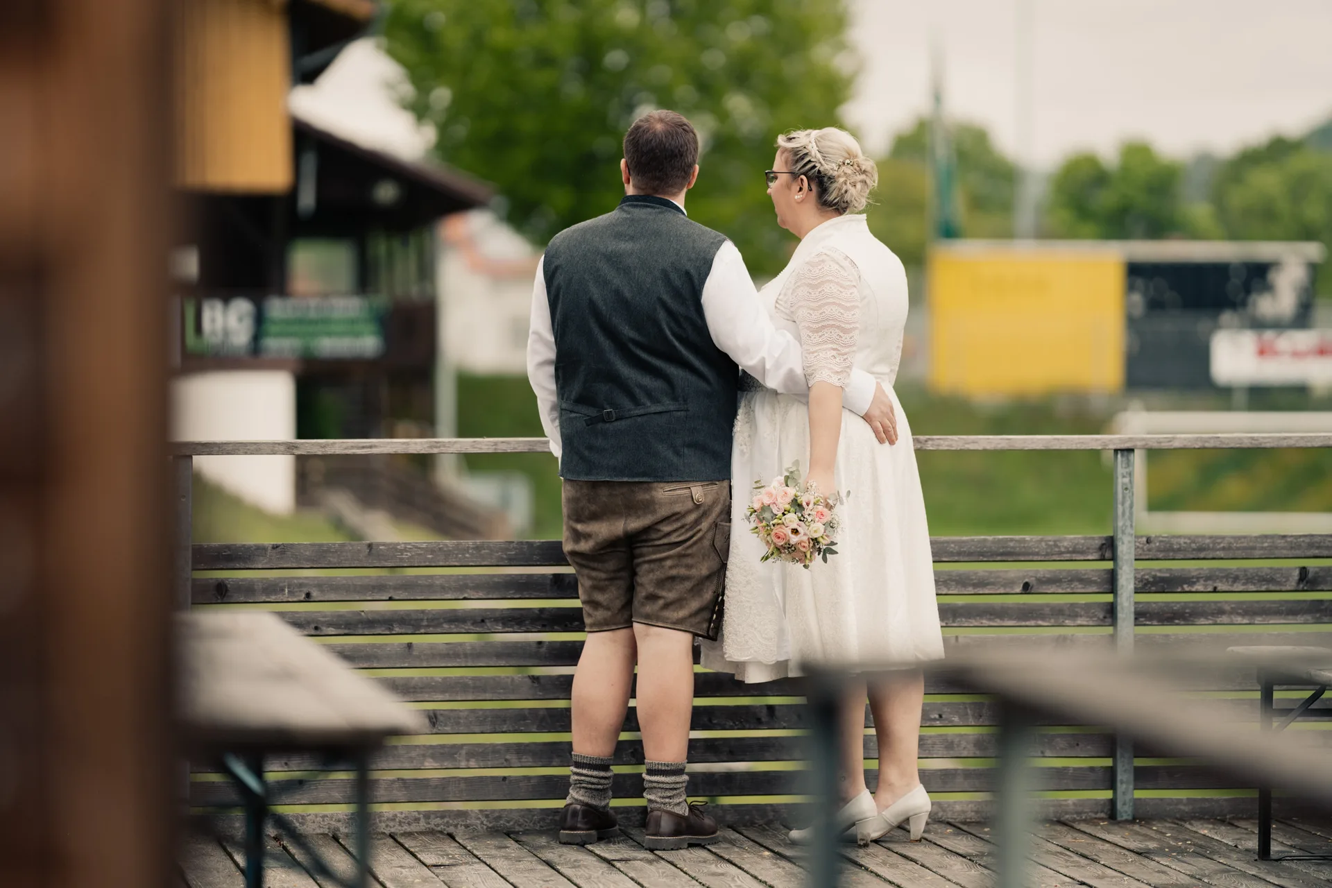 Hochzeit Chiara & Frederik in Bauhütte & Gasthaus Gruber – Hochzeitsreportage von Vincent Würzinger, Bild 8 von 39