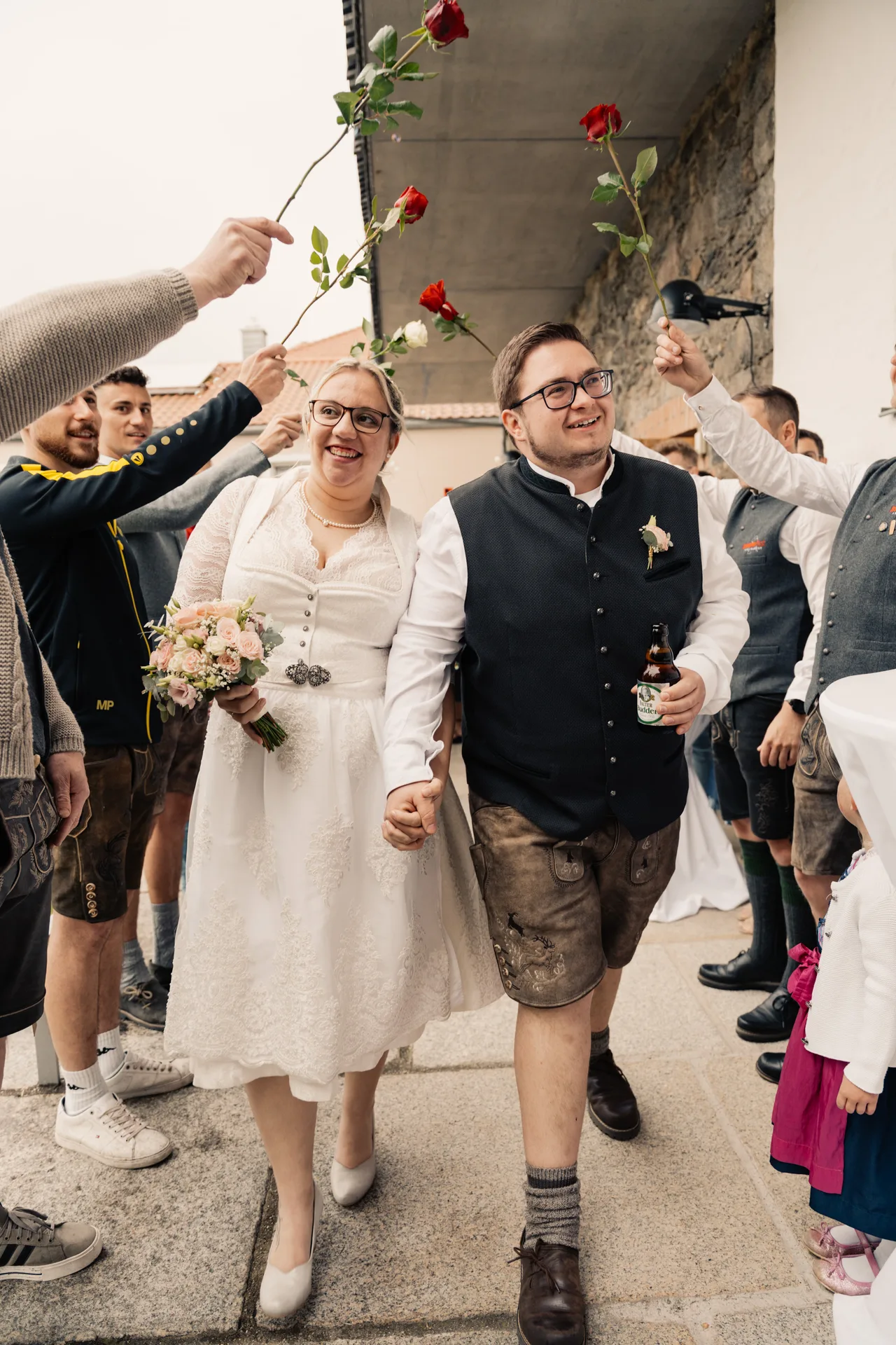 Hochzeit Chiara & Frederik in Bauhütte & Gasthaus Gruber – Hochzeitsreportage von Vincent Würzinger, Bild 25 von 39