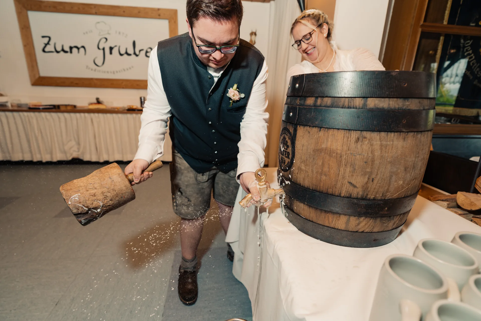 Hochzeit Chiara & Frederik in Bauhütte & Gasthaus Gruber – Hochzeitsreportage von Vincent Würzinger, Bild 31 von 39