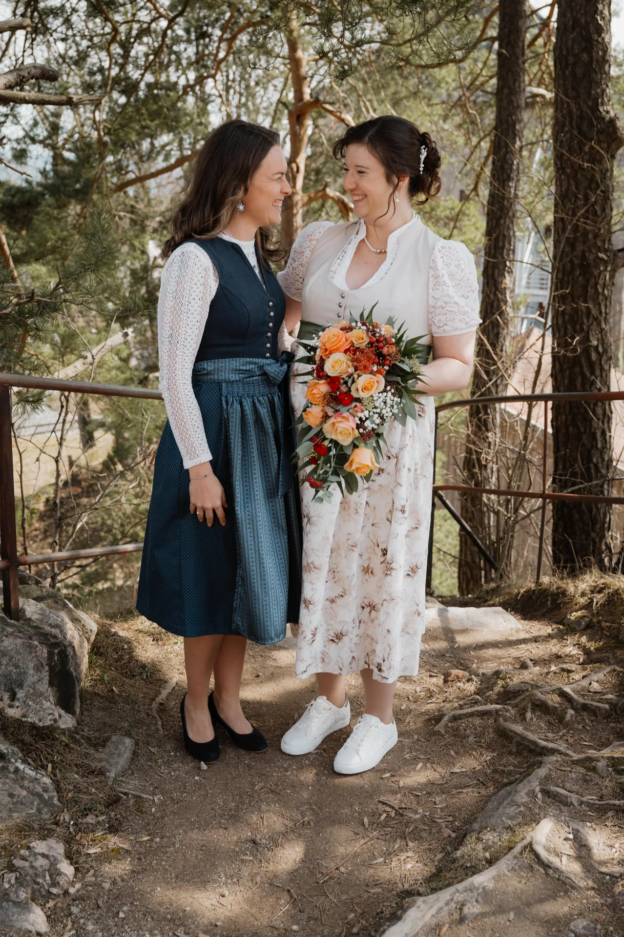 Hochzeit Jessica & Franz in Postkeller Regen & Schmugglerhütte – Hochzeitsreportage von Vincent Würzinger, Bild 8 von 25