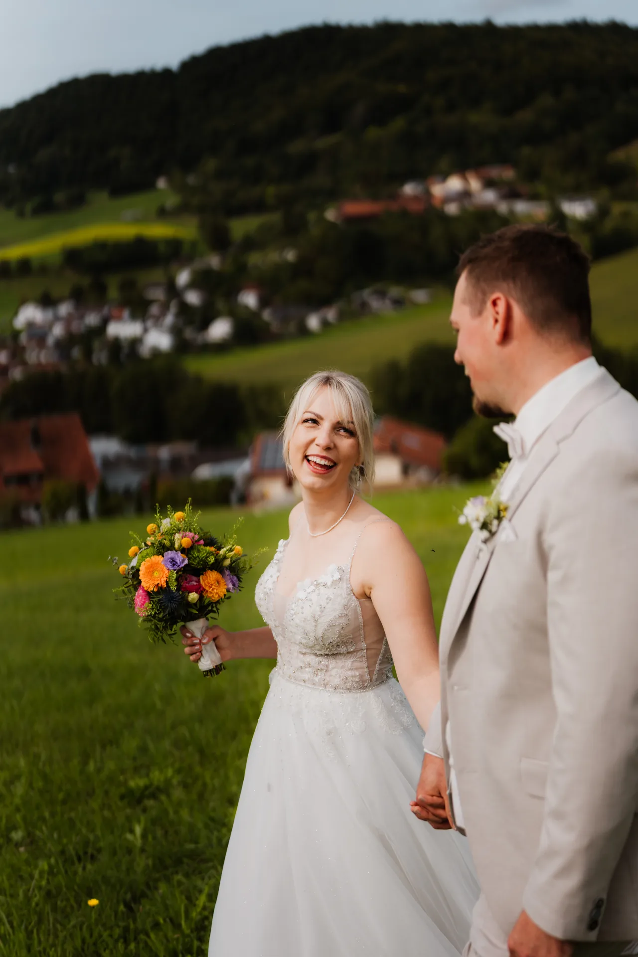 Hochzeit Sabrina & Johannes in Rathaus Ringelai & Wirtshaus Boxleitenmühle – Hochzeitsreportage von Vincent Würzinger, Bild 6 von 42