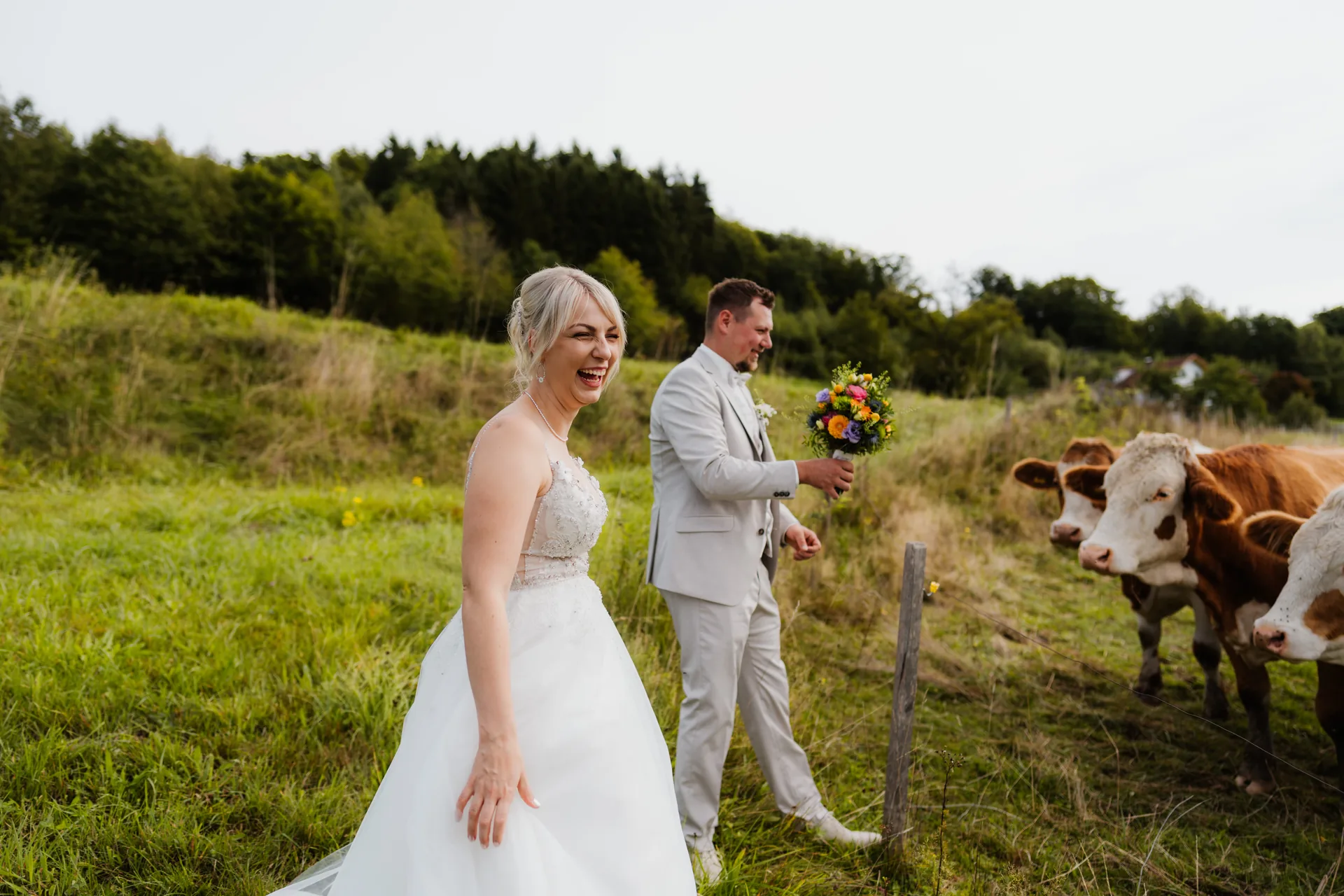 Hochzeit Sabrina & Johannes in Rathaus Ringelai & Wirtshaus Boxleitenmühle – Hochzeitsreportage von Vincent Würzinger, Bild 7 von 42