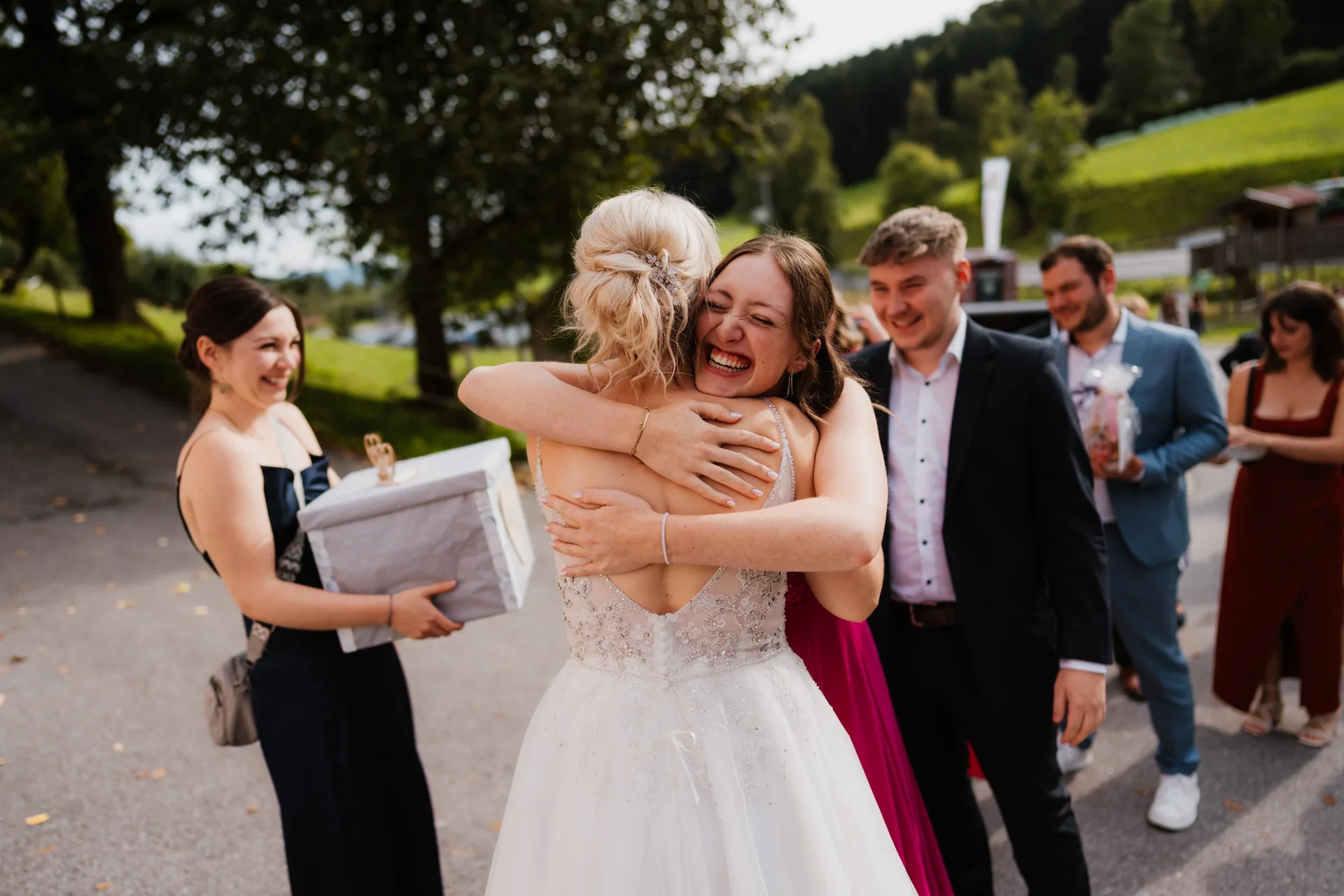 Hochzeit Sabrina & Johannes in Rathaus Ringelai & Wirtshaus Boxleitenmühle – Hochzeitsreportage von Vincent Würzinger, Bild 27 von 42