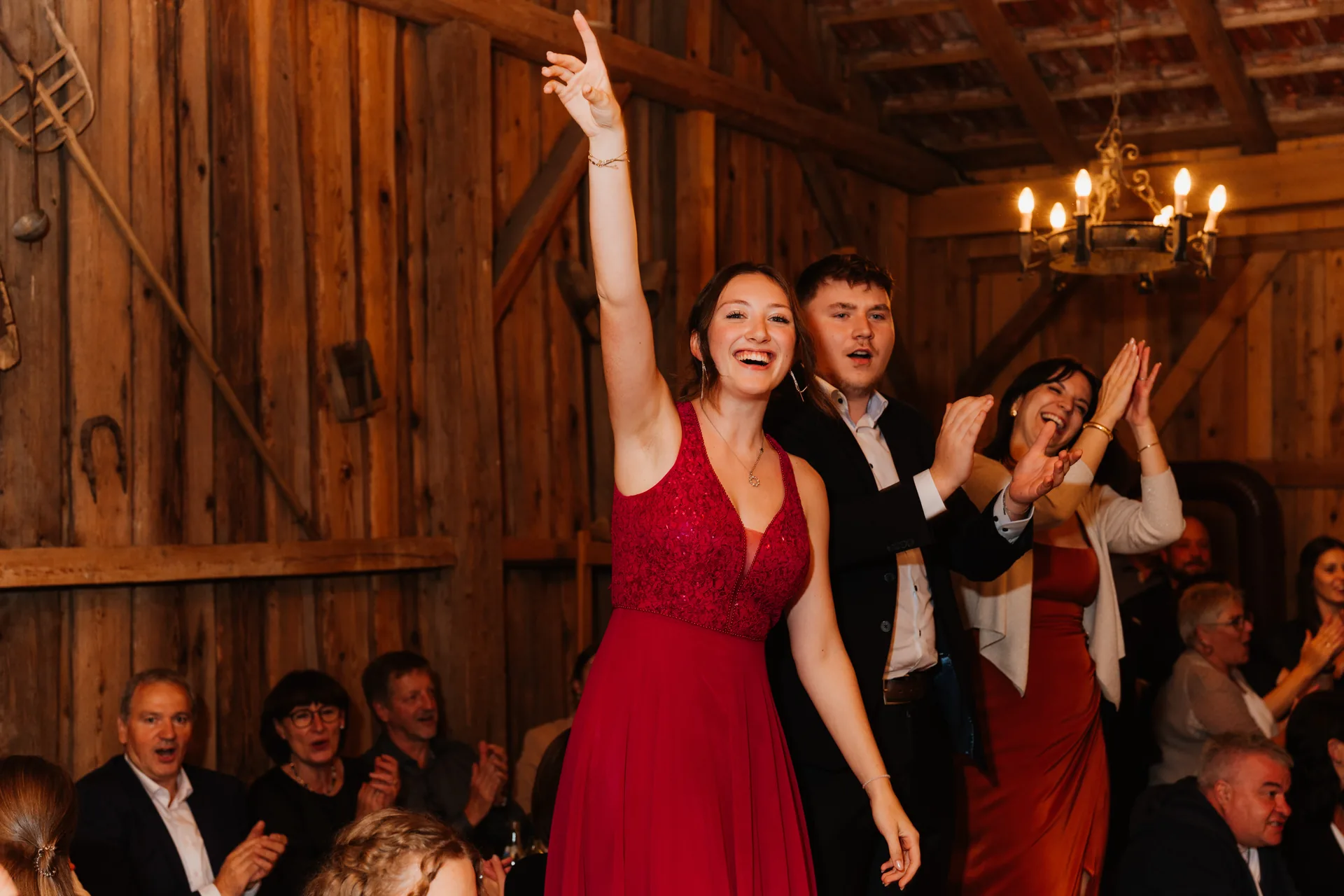 Hochzeit Sabrina & Johannes in Rathaus Ringelai & Wirtshaus Boxleitenmühle – Hochzeitsreportage von Vincent Würzinger, Bild 42 von 42